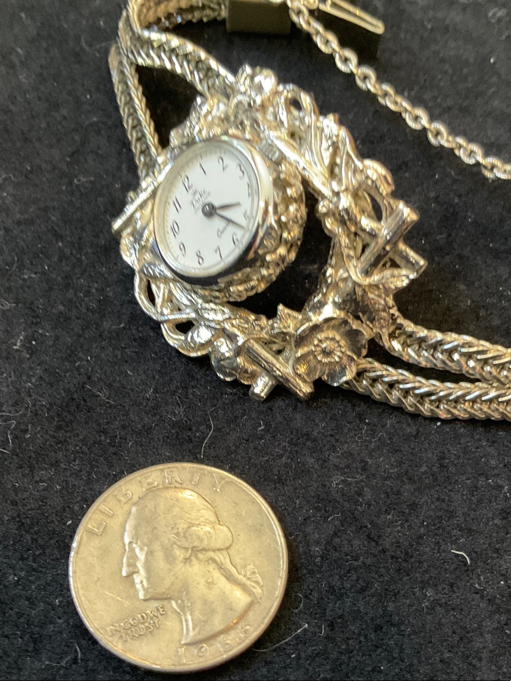 Vintage Floral Silver-Tone Pendant Watch Necklace
